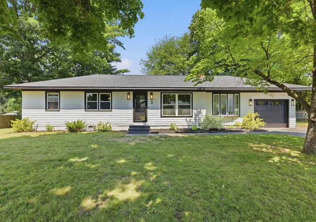 2nd image of 3 Sycamore St, Hudson, NH 03051 | MLS# 5097660