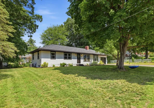 51st image of 3 Sycamore St, Hudson, NH 03051 | MLS# 5097660