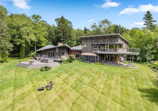 Homes for sale in Wilmington, VT | 32 Steep Hill Rd, Wilmington, VT 05363 | MLS# 5097683