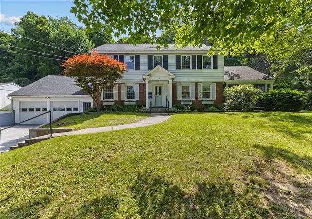 Photo 2 of Single family home for sale at 11 Prospect St, Saint Albans, VT 05478 | MLS# 5097725 | Listing updated on 2026-09-09