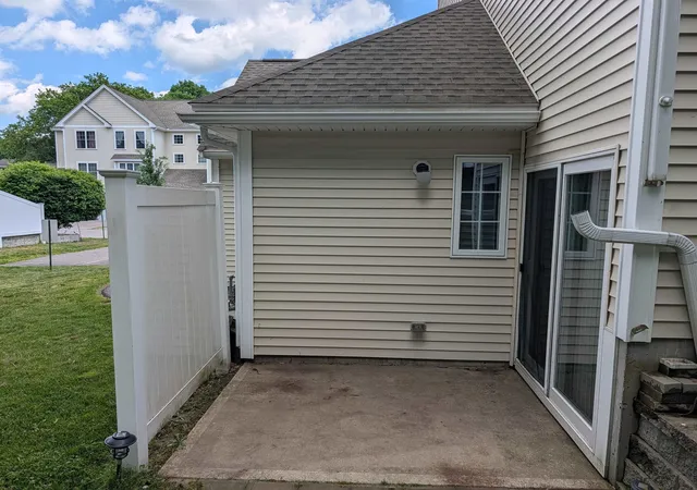 Homes for sale in Nashua, NH | 15 Bennett St, Nashua, NH 03064 | MLS# 5097730