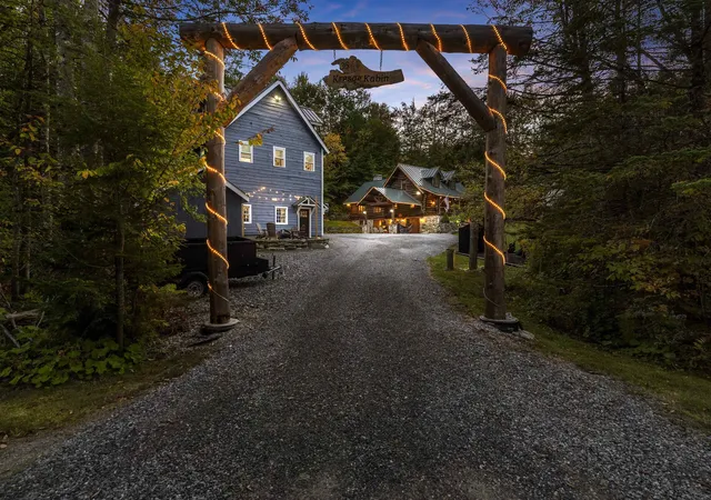 Homes for sale in Winhall, VT | 36 Beaver St, Winhall, VT 05340 | MLS# 5097749