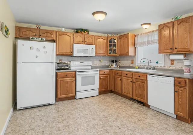 4th image of 68 Barbara Ln, Hudson, NH 03051 | MLS# 5097761