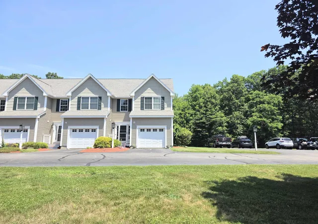 Photo 3 of Townhouse for sale at 624 Main St #6, Fremont, NH 03044 | MLS# 5097769 | Listing updated on 2026-08-02