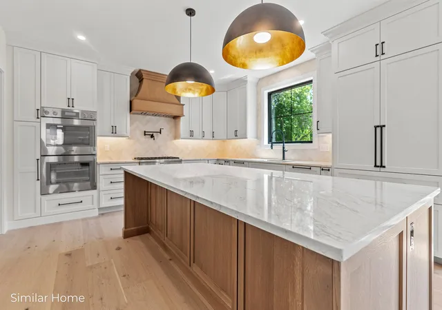 3rd image of 7 Legacy Ln, Stratham, NH 03885 | MLS# 5097774