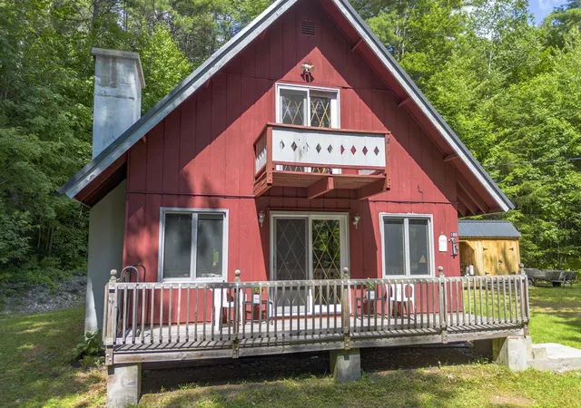 Homes for sale in Wardsboro, VT | 180 Debbie Higgins Ln, Wardsboro, VT 05355 | MLS# 5097788