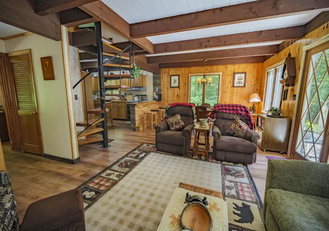 Homes for sale in Wardsboro, VT | 180 Debbie Higgins Ln, Wardsboro, VT 05355 | MLS# 5097788