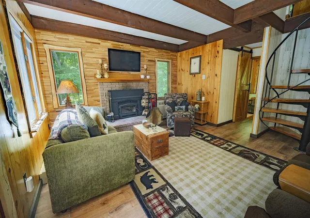 Homes for sale in Wardsboro, VT | 180 Debbie Higgins Ln, Wardsboro, VT 05355 | MLS# 5097788