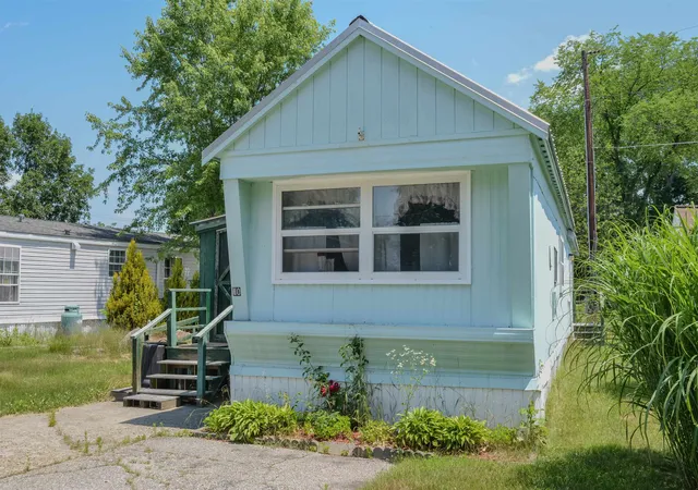3rd image of 529 Nashua St #10, Milford, NH 03055 | MLS# 5097792