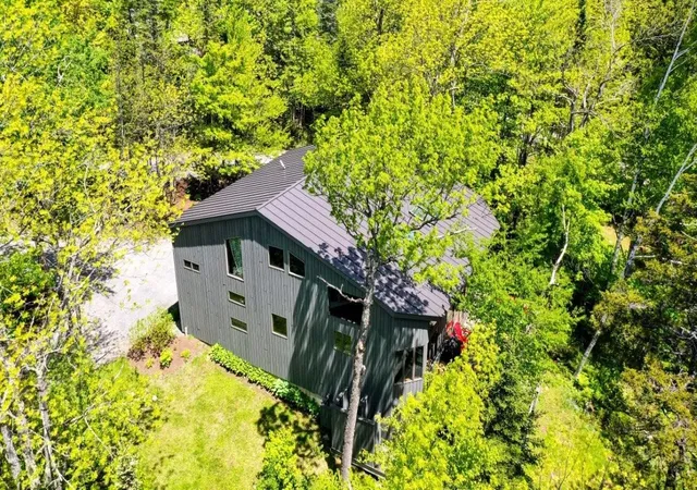 Homes for sale in Peru, VT | 20 Blackberry Ln, Peru, VT 05152 | MLS# 5097802