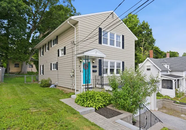 Homes for sale in Manchester, NH | 518 Central St, Manchester, NH 03103 | MLS# 5097820