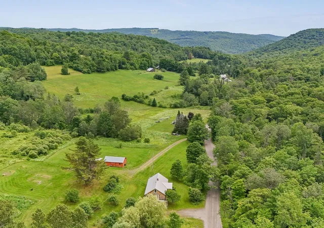 3rd image of 1471 Stellar Rd, Williamstown, VT 05679 | MLS# 5097828