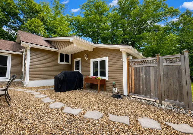3rd image of 20 Keene Ave, Fitzwilliam, NH 03447 | MLS# 5097882