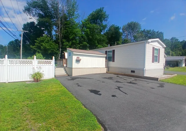 Homes for sale in Enfield, NH | 3 Daniels Dr, Enfield, NH 03748 | MLS# 5097885