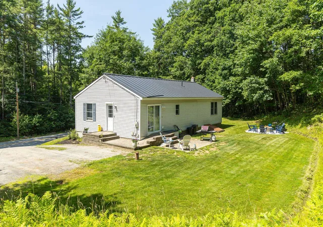 4th image of 122 Eaton Rd, Swanzey, NH 03446 | MLS# 5097893