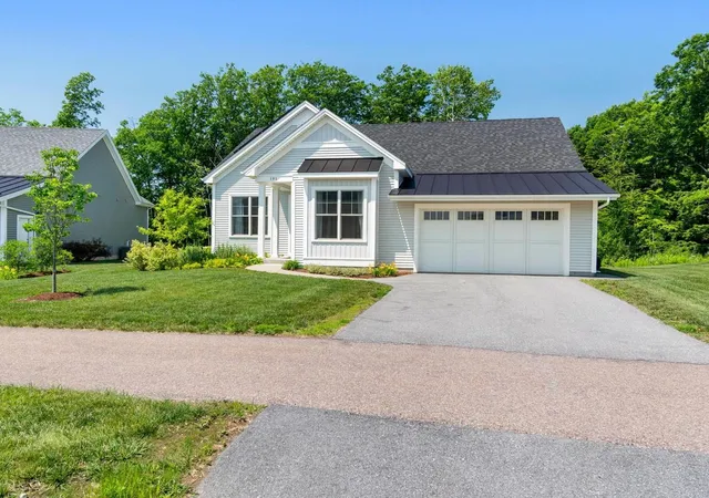 Homes for sale in Shelburne, VT | 191 Elmore St, Shelburne, VT 05482 | MLS# 5097903
