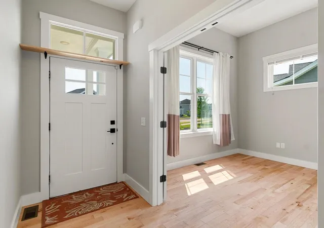 4th image of 191 Elmore St, Shelburne, VT 05482 | MLS# 5097903