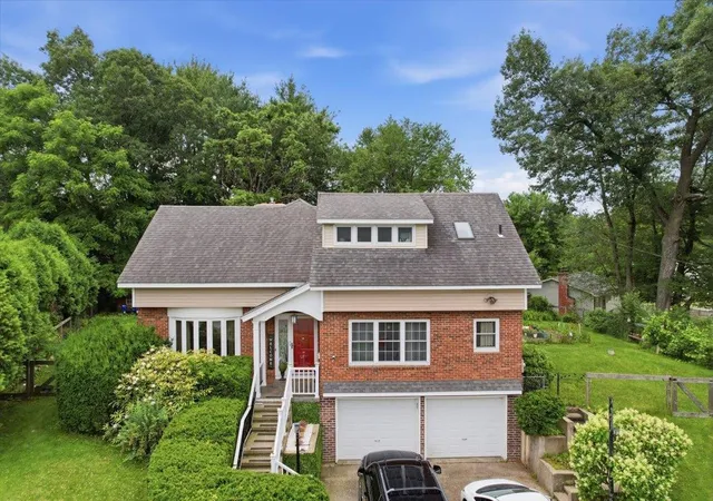 1st image of 22 Redwood Ter, Essex Junction, VT 05452 | MLS# 5097928