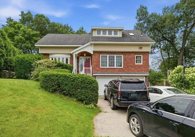 2nd image of 22 Redwood Ter, Essex Junction, VT 05452 | MLS# 5097928