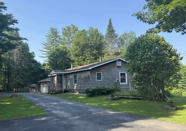 Photo 3 of Single family home for sale at 806 Maple Hill Rd, Plainfield, VT 05667 | MLS# 5097936 | Listing updated on 2026-09-18