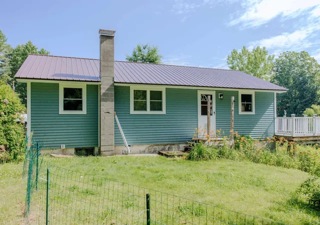 Homes for sale in Westminster, VT | 253 Farnsworth Cir, Westminster, VT 05158 | MLS# 5097962