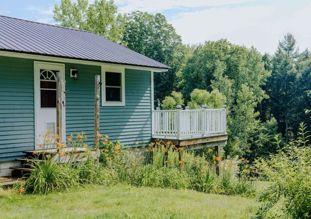 Homes for sale in Westminster, VT | 253 Farnsworth Cir, Westminster, VT 05158 | MLS# 5097962