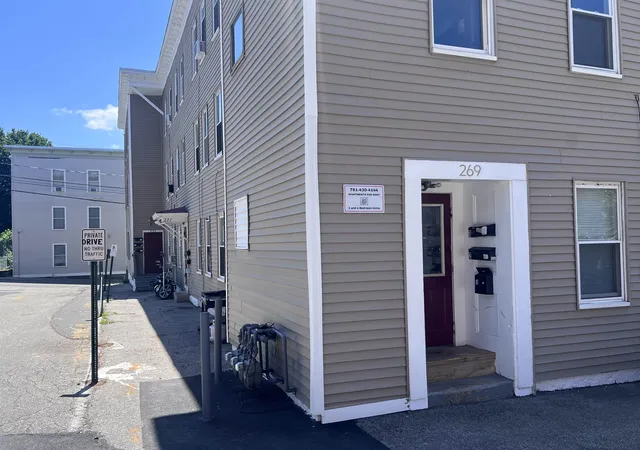 2nd image of 269 Cedar St, Manchester, NH 03103 | MLS# 5097973