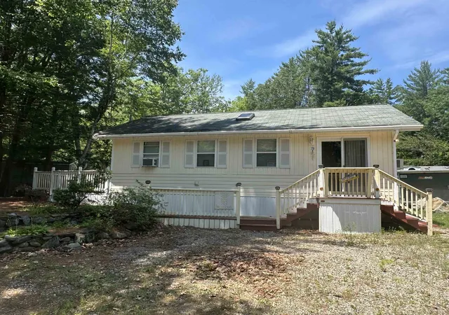 Homes for sale in Rochester, NH | 79 Ottawa Ln, Rochester, NH 03867 | MLS# 5097985