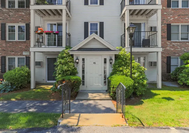 Homes for sale in Manchester, NH | 15 Northbrook Dr #Unit 1504, Manchester, NH 03102 | MLS# 5097991
