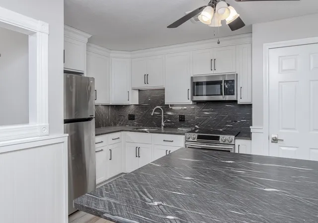 Homes for sale in Manchester, NH | 15 Northbrook Dr #Unit 1504, Manchester, NH 03102 | MLS# 5097991
