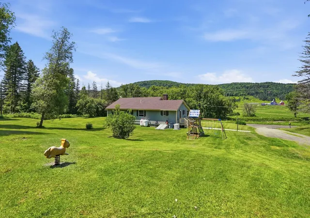 5th image of 94 Indian Stream Rd, Pittsburg, NH 03592 | MLS# 5098000