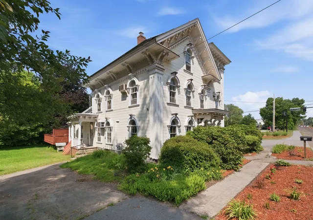 Homes for sale in Pembroke, NH | 386 Pembroke St, Pembroke, NH 03275 | MLS# 5098006