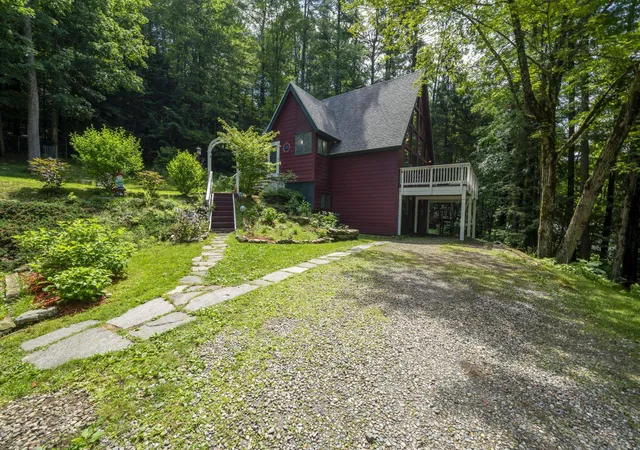 Homes for sale in Claremont, NH | 11 Snowshoe Hill Rd, Claremont, NH 03743 | MLS# 5098033