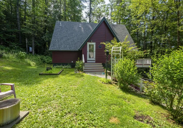 Homes for sale in Claremont, NH | 11 Snowshoe Hill Rd, Claremont, NH 03743 | MLS# 5098033