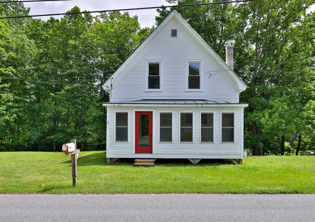 Homes for sale in Rochester, VT | 71 State Garage Rd, Rochester, VT 05767 | MLS# 5098048