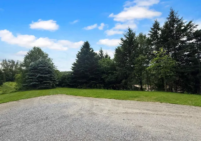 Photo 18 of Single family home for sale at 400 New Hampshire Route 26, Colebrook, NH 03576 | MLS# 5098059 | Listing updated on 2026-09-11