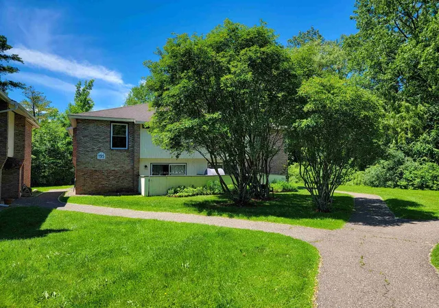 Homes for sale in Burlington, VT | 195 Ledgewood Cir #102, Burlington, VT 05401 | MLS# 5098065