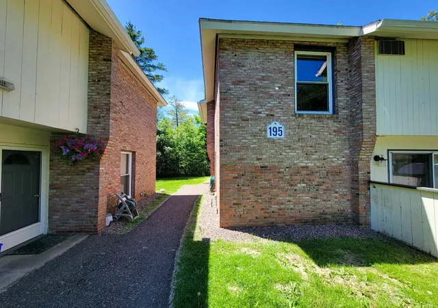 Photo 3 of Sale Pending at 195 Ledgewood Cir #102, Burlington, VT 05401 | MLS# 5098065 | Listing updated on 2026-07-10