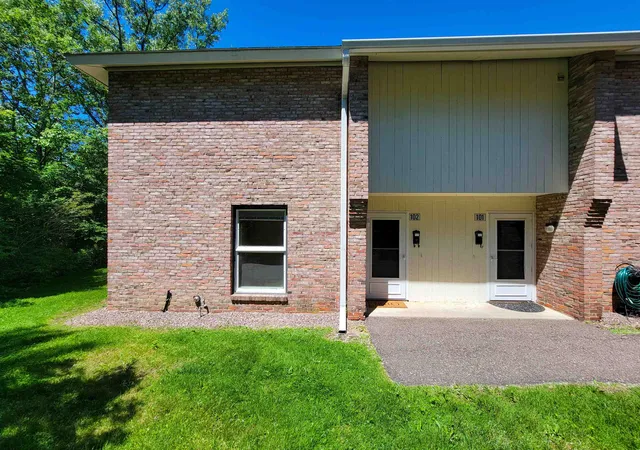 Photo 3 of Sale Pending at 195 Ledgewood Cir #102, Burlington, VT 05401 | MLS# 5098065 | Listing updated on 2026-07-10