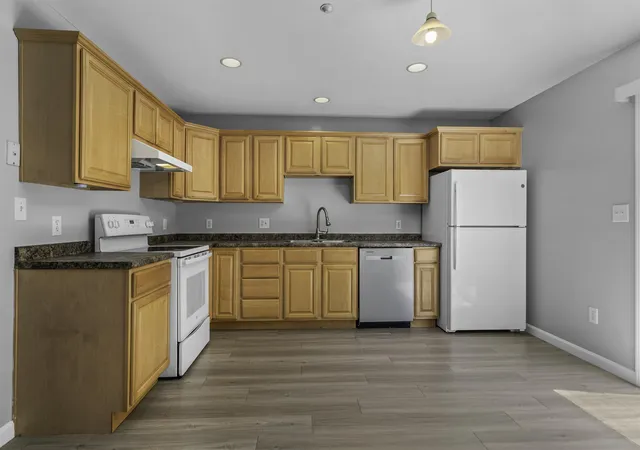 4th image of 17 Tammy Ct #B, Hudson, NH 03051 | MLS# 5098070