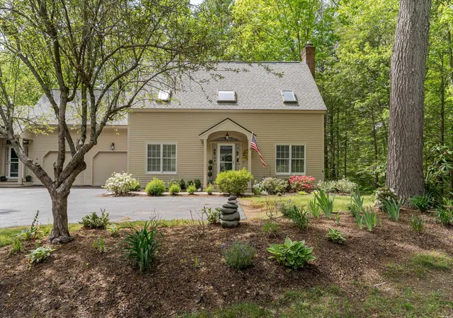 1st image of 59 Stratham Green Rd, Stratham, NH 03885 | MLS# 5098072