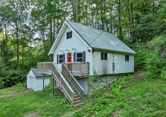 Photo 4 of Single family home for sale at 21 Birch Tree Ln, Hillsborough, NH 03244 | MLS# 5098083 | Listing updated on 2026-10-05