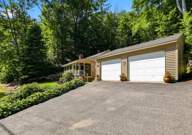 3rd image of 63 Lake Shore Dr, Center Barnstead, NH 03225 | MLS# 5098087