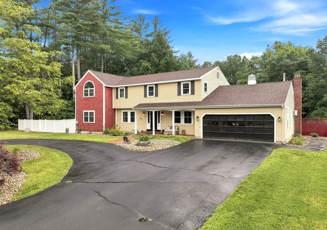 Photo 2 of Single family home for sale at 11 Wendover Way, Bedford, NH 03110 | MLS# 5098103 | Listing updated on 2026-07-25