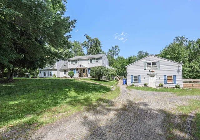 Homes for sale in Londonderry, NH | 22 Holton Cir, Londonderry, NH 03053 | MLS# 5098104