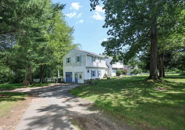 Homes for sale in Londonderry, NH | 22 Holton Cir, Londonderry, NH 03053 | MLS# 5098104