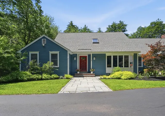 3rd image of 3 Indian Ridge Rd, Atkinson, NH 03811 | MLS# 5098105