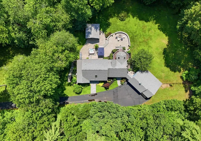 5th image of 3 Indian Ridge Rd, Atkinson, NH 03811 | MLS# 5098105