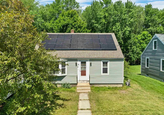 3rd image of 20 Maplecrest St, Newmarket, NH 03857 | MLS# 5098117