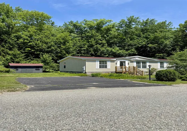 Homes for sale in Farmington, NH | 58 Ivy Ln, Farmington, NH 03835 | MLS# 5098133